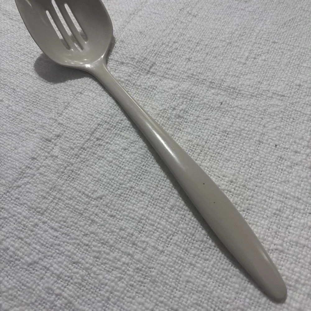 Vintage Beige Melamine Slotted Serving Spoon Made In‎ Tawain Retro EUC